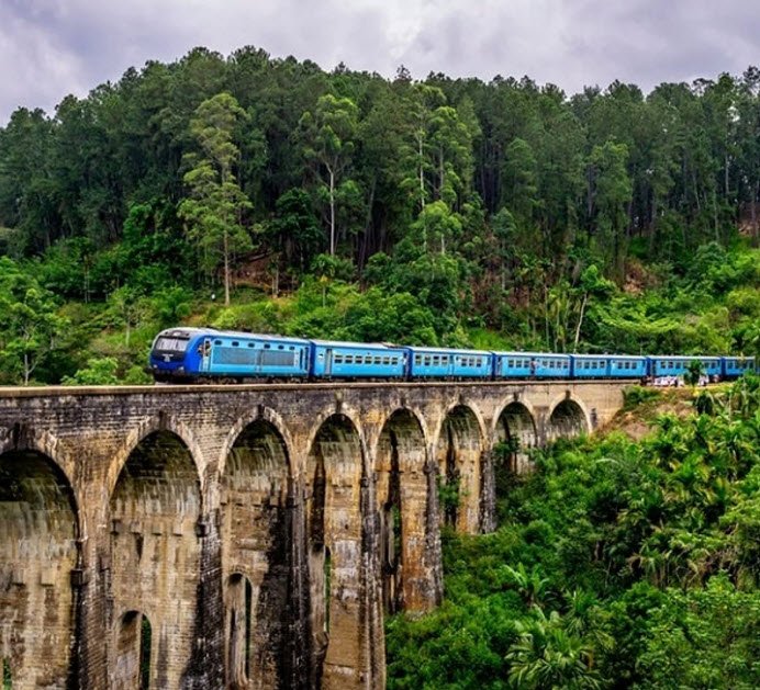 Nine Arches Bridge, Ella, Uva Province, Sri Lanka